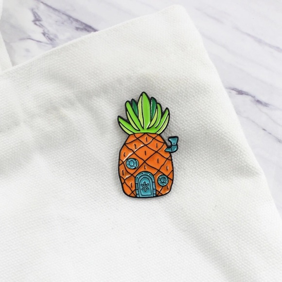 Jewelry - ‼️5 for $25 SALE‼️Sponge-bob Pineapple House Pin